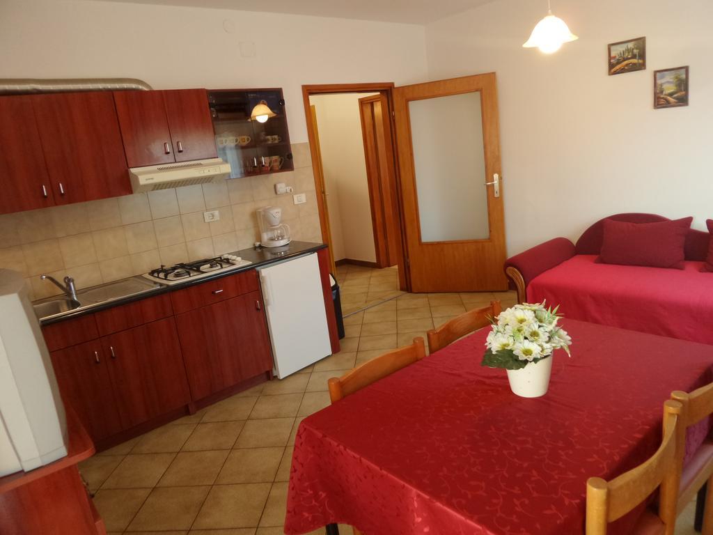 Apartmani Lina Umag Exterior photo